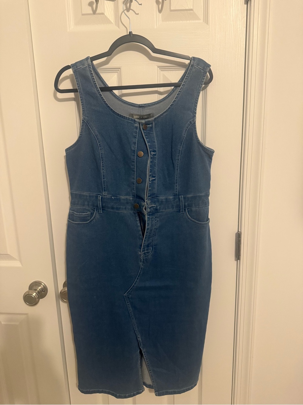 Button-Front Sleeveless Denim Sheath Dress - Classic Blue